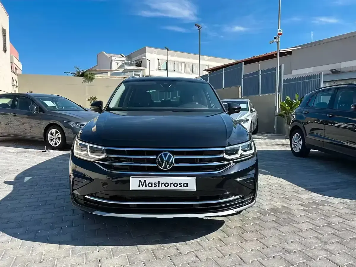 Usata VW Tiguan Elegance 150 CV (110 kW) 2022 Nero SUV