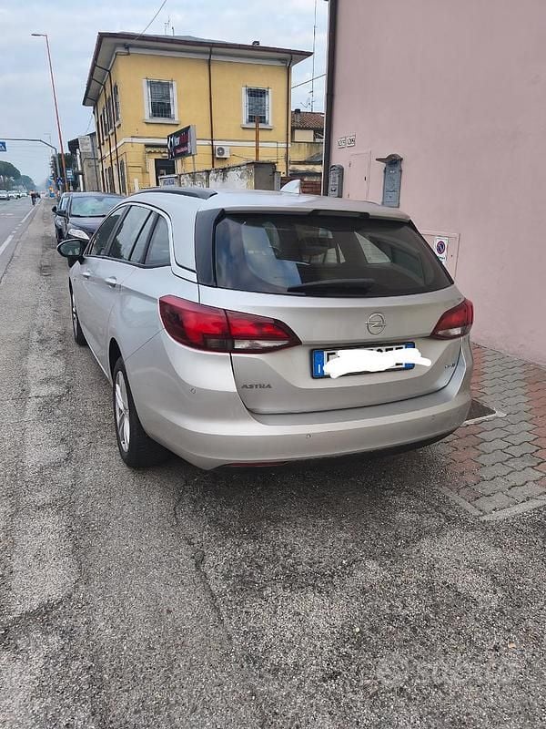 Usata Opel Astra 110 CV (80 kW) 2017 Grigio Station wagon