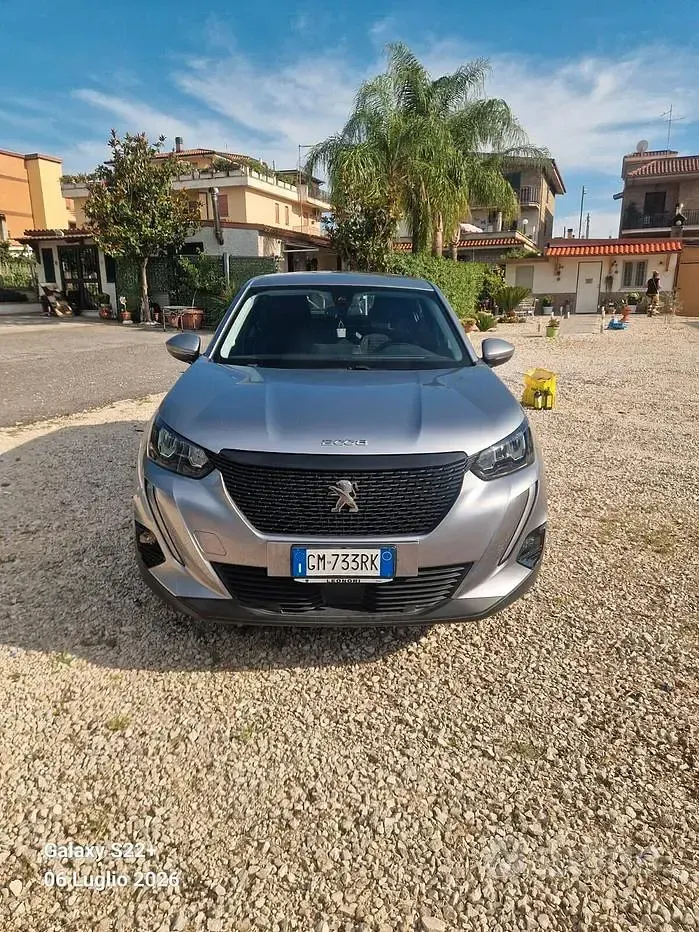 Usata Peugeot 2008 Allure 101 CV (74 kW) 2023 Grigio SUV