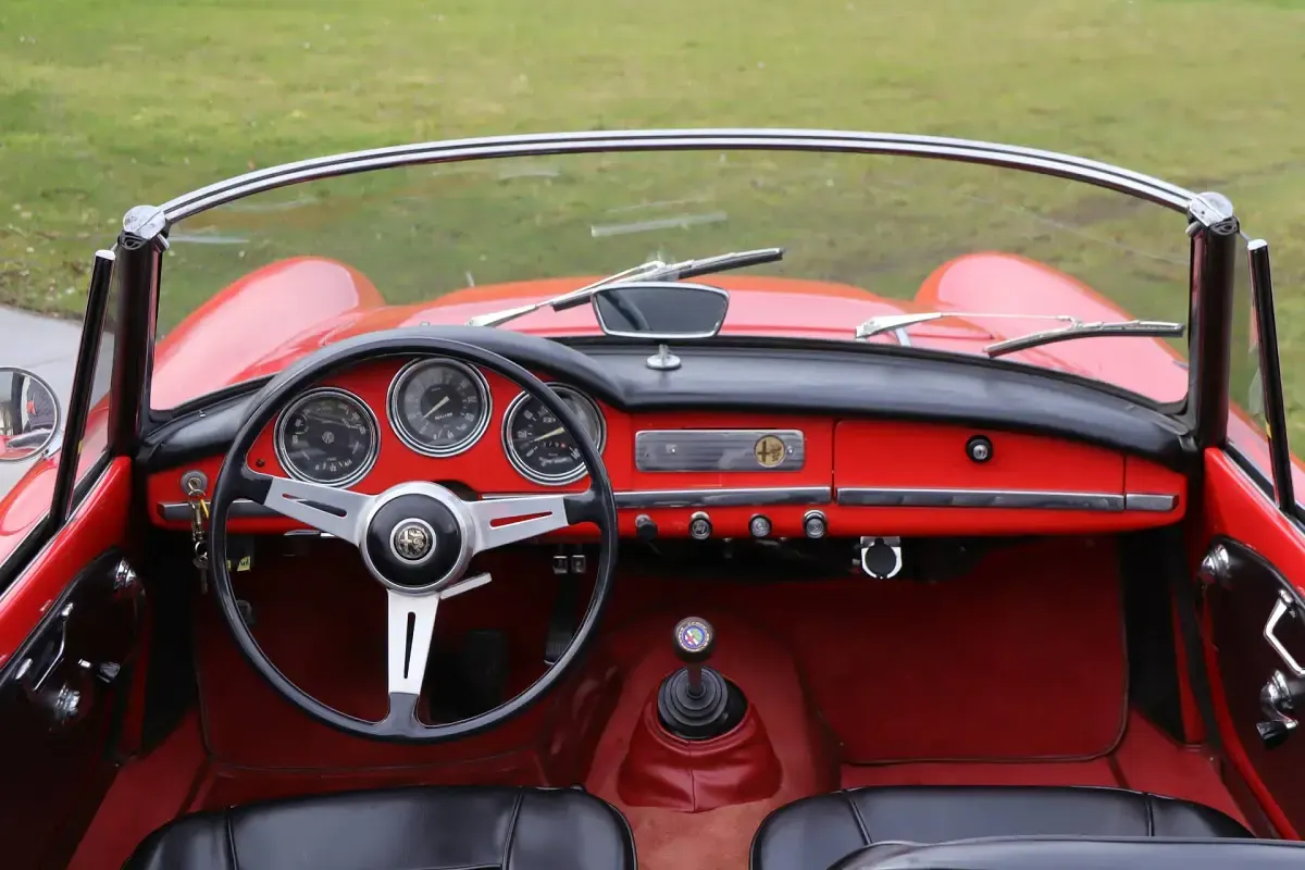 Usata Alfa Romeo Giulia Veloce 112 CV (82 kW) 1965 Rosso Cabrio