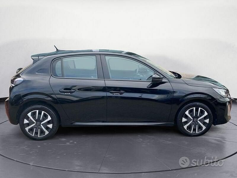 Begagnad Peugeot 208 Active 75 HK (55 kW) 2024 Svart Halvkombi