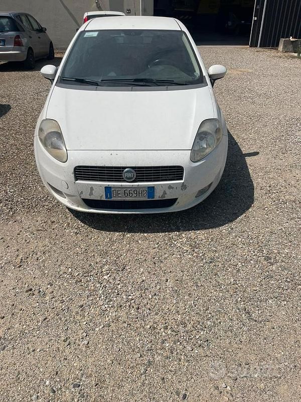 Usata Fiat Grande Punto 75 CV (55 kW) 2006 Bianco Utilitaria