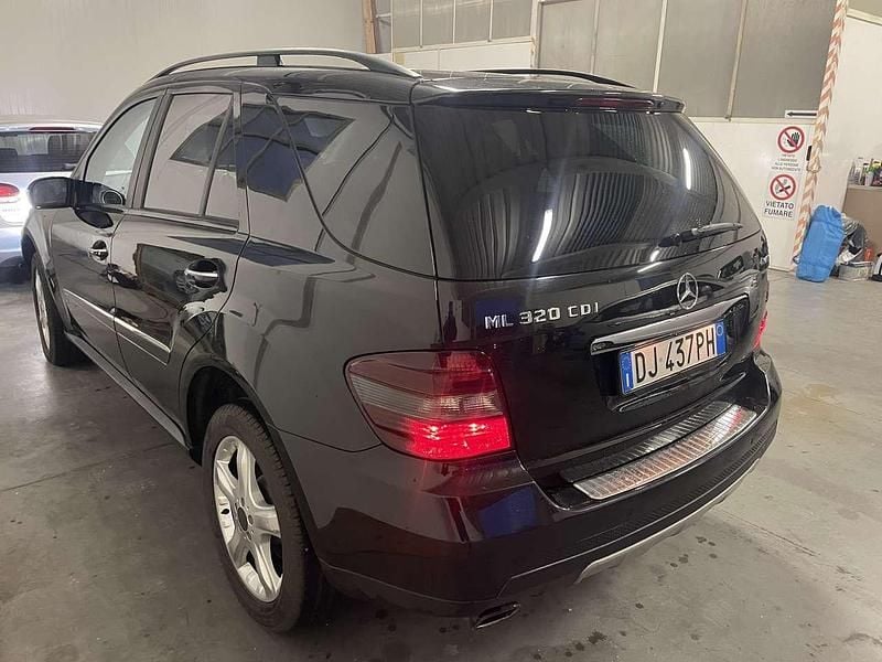 Usata Mercedes ML320 224 CV (164 kW) 2007 Other SUV