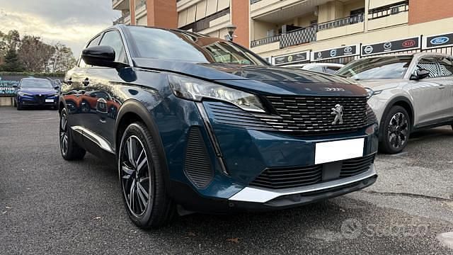 Usata Peugeot 3008 Allure 150 CV (110 kW) 2024 Verde metallizzato SUV
