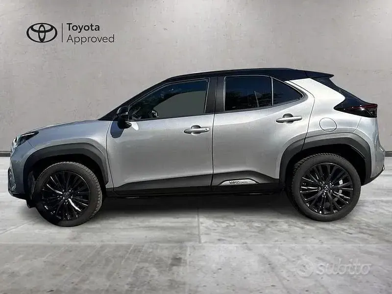 Usata Toyota Yaris Cross 116 CV (85 kW) 2022 Grigio SUV