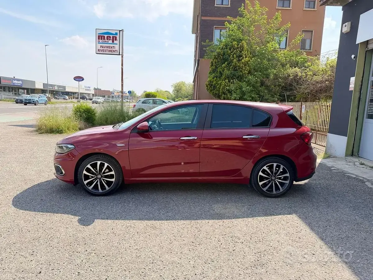 Gebraucht Fiat Tipo Easy 120 PS (88 kW) 2017 Rot Limousine