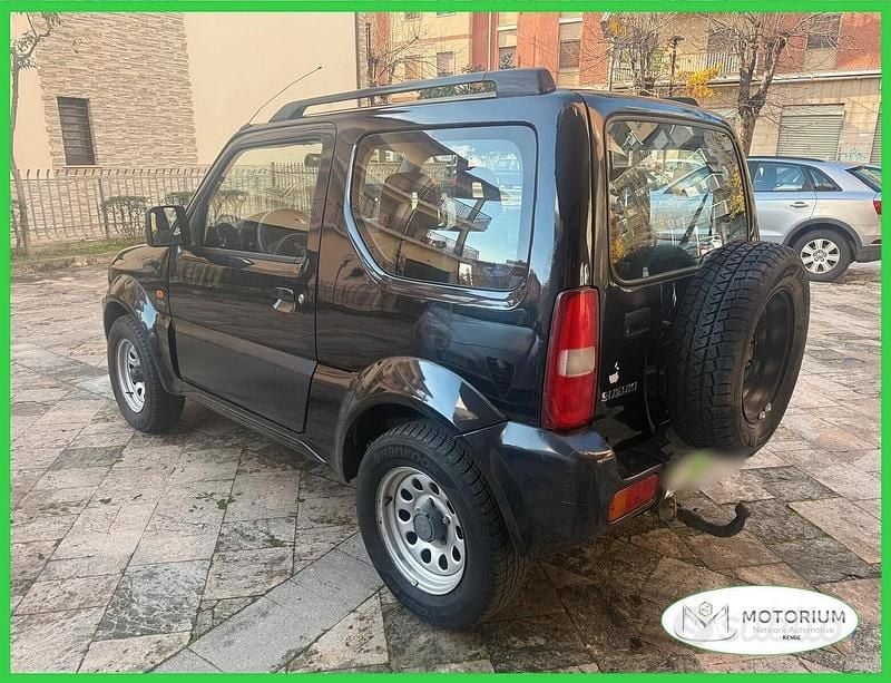 Usata Suzuki Jimny 85 CV (62 kW) 2007 Nero SUV