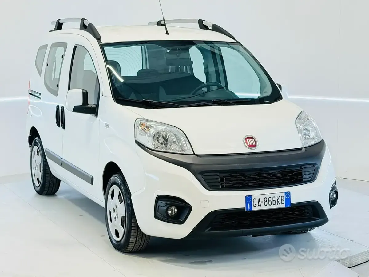 Usata Fiat Qubo Trekking 95 CV (69 kW) 2020 Bianco Monovolume