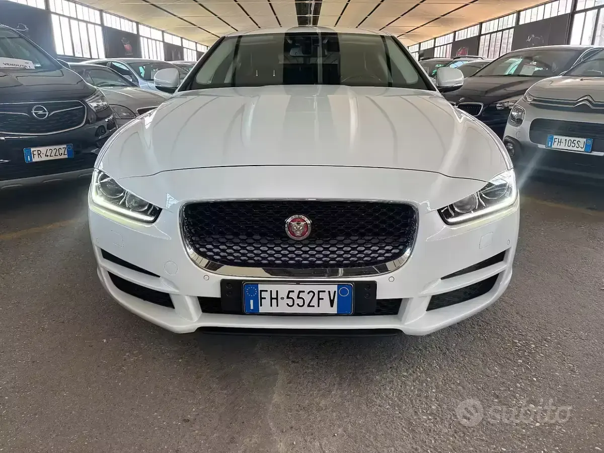 Usata Jaguar XE Business Edition 180 CV (132 kW) 2017 Bianco Berlina
