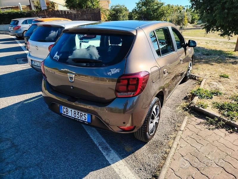 Usata Dacia Sandero 101 CV (74 kW) 2020 Utilitaria
