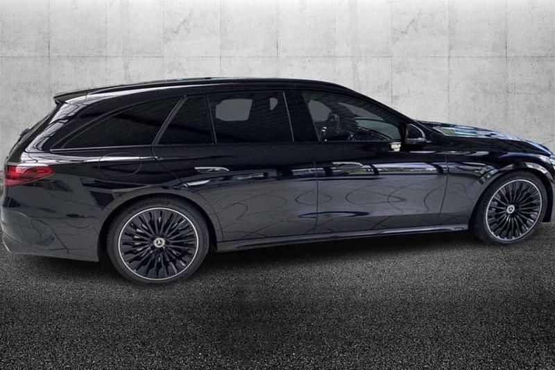 Usata Mercedes E300 AMG Line Premium 306 CV (225 kW) 2024 Nero Station wagon