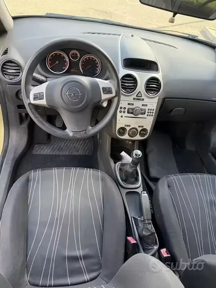 Usata Opel Corsa 80 CV (58 kW) 2007 Utilitaria