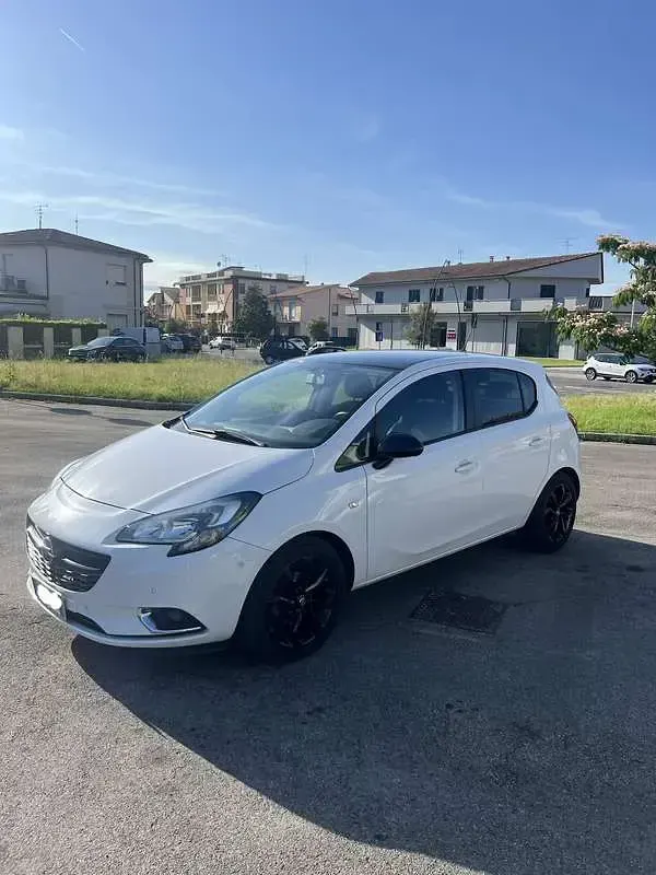 Usata Opel Corsa 90 CV (66 kW) 2017 Utilitaria