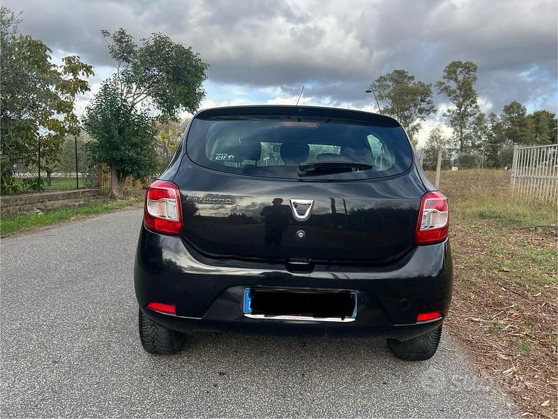 Usata Dacia Sandero 75 CV (55 kW) 2013 Nero Berlina