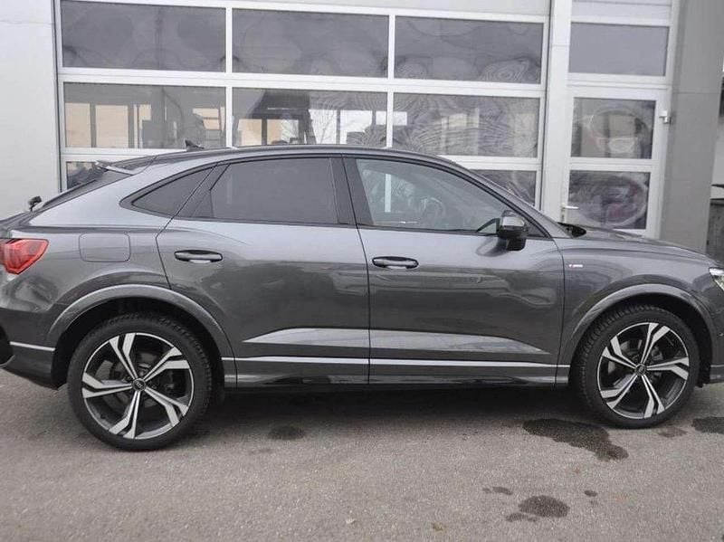 Usata Audi Q3 Sportback S-Line 150 CV (110 kW) 2022 Grigio daytona SUV
