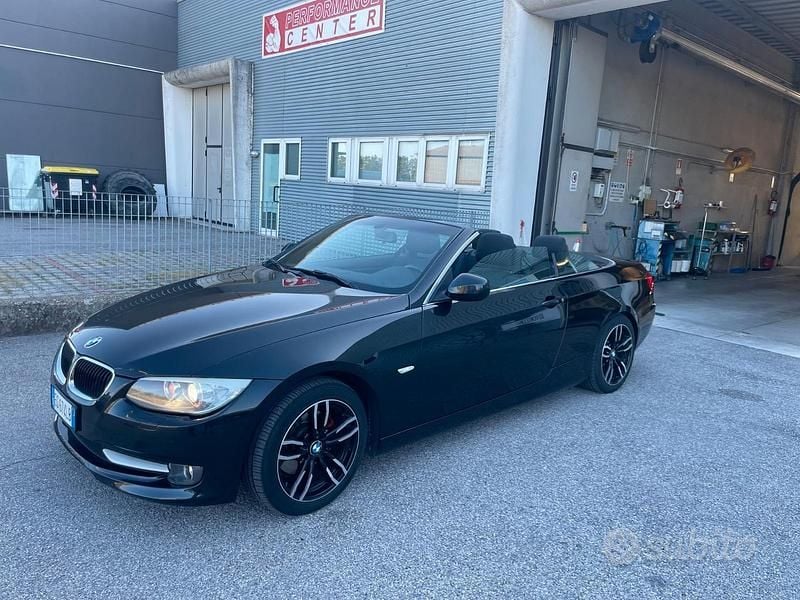 Usata BMW 320 Cabriolet 184 CV (135 kW) 2011 Nero Cabrio