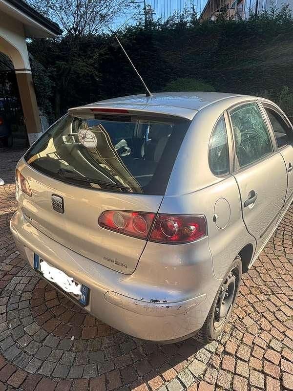 Usata Seat Ibiza Stella 64 CV (47 kW) 2003 Grigio Utilitaria