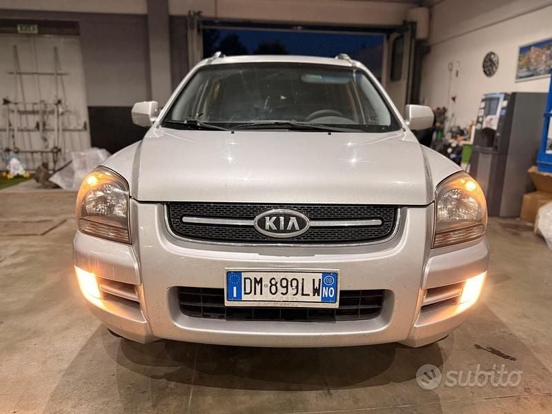 Usata Kia Sportage Active 141 CV (103 kW) 2008 Grigio SUV