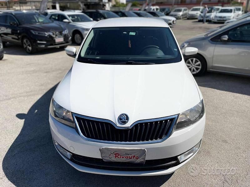 Usata Skoda Rapid Ambition 74 CV (54 kW) 2014 Bianco Utilitaria