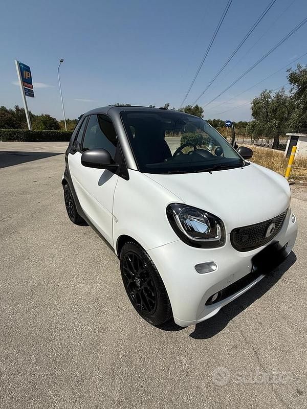 Usata Smart ForTwo Electric Drive Passion 60 kW (82 CV) 2019 Bianco Cabrio