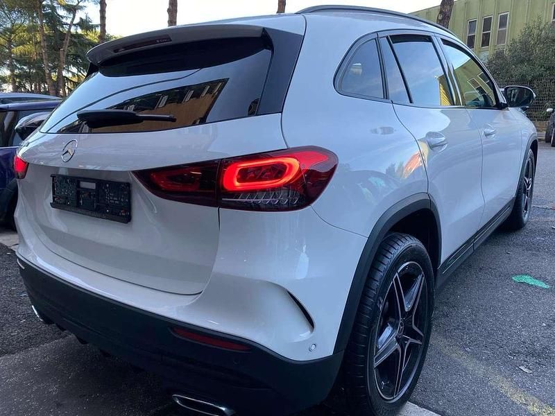 Usado Mercedes GLA200 Premium 163 CV (119 kW) 2022 Negro SUV