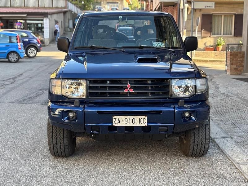 Usata Mitsubishi Pajero Top 125 CV (91 kW) 2000 Blu SUV