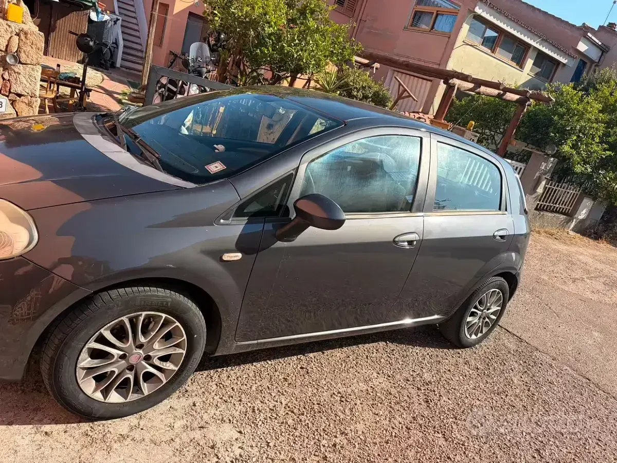 Usata Fiat Punto 73 CV (53 kW) 2010 Grigio Utilitaria