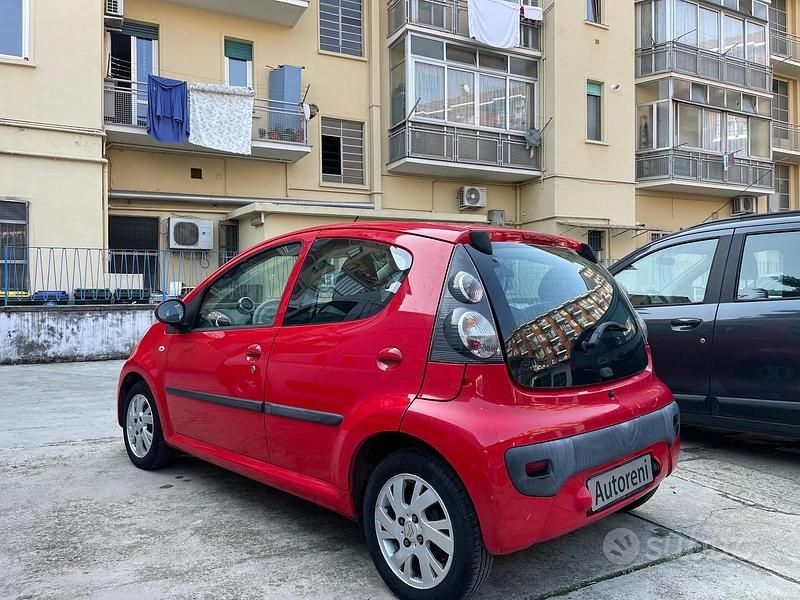 Usata Toyota Aygo 68 CV (50 kW) 2007 Rosso Utilitaria
