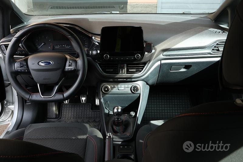 Usata Ford Fiesta ST-Line 125 CV (91 kW) 2021 Grigio Utilitaria