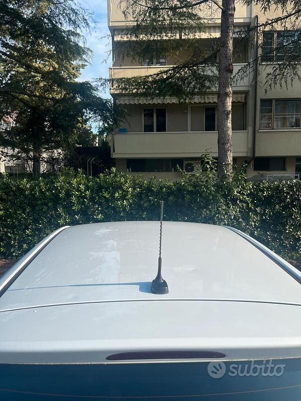 Usata Kia Venga Active 90 CV (66 kW) 2015 Bianco Utilitaria