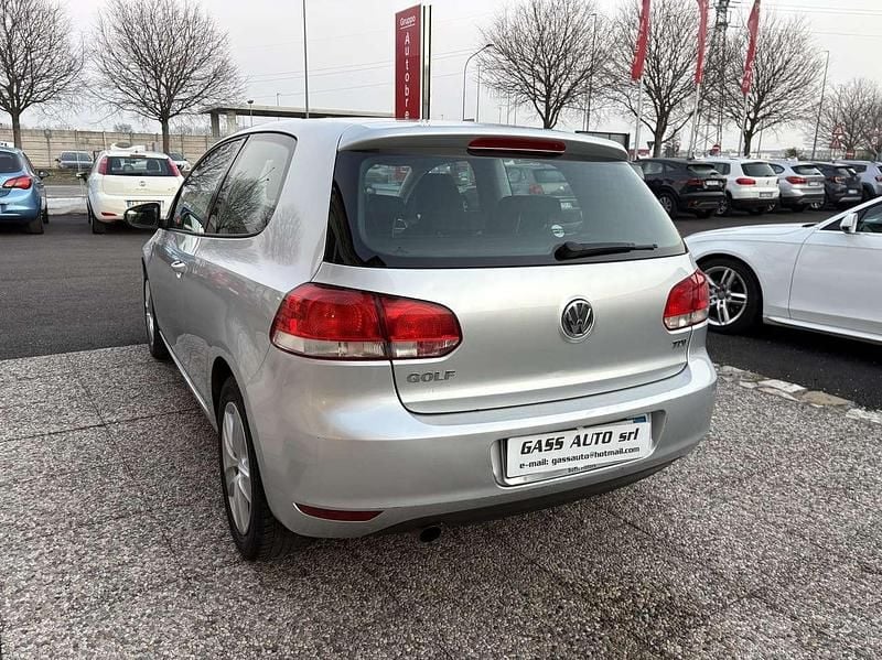 Usata VW Golf VI Comfortline 105 CV (77 kW) 2010 Argento Utilitaria
