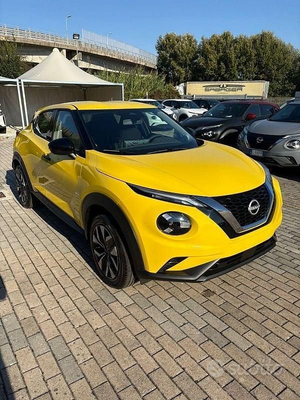 Bianco Nuova 2025 Nissan Juke Acenta SUV | 19.290 € (Super prezzo) - Immagine 1/4