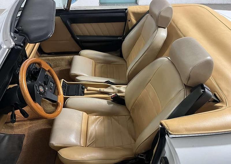 Usata Alfa Romeo Spider 126 CV (92 kW) 1990 Bianco Cabrio