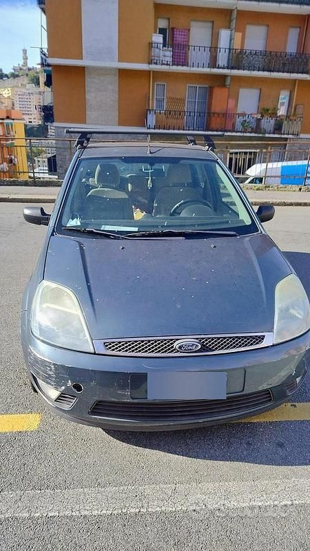 Usata Ford Fiesta 68 CV (50 kW) 2003 Verde Utilitaria