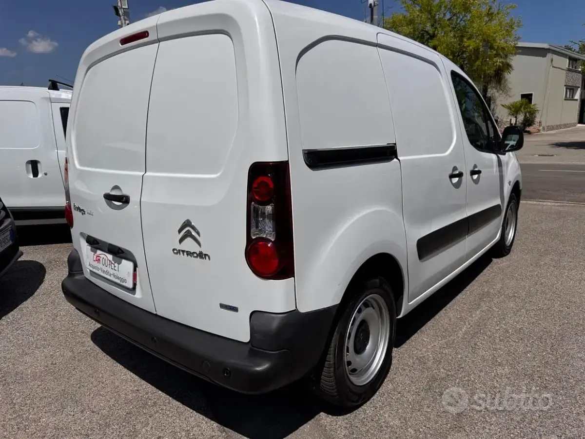 Usata Citroën Berlingo 101 CV (74 kW) 2016 Bianco Monovolume