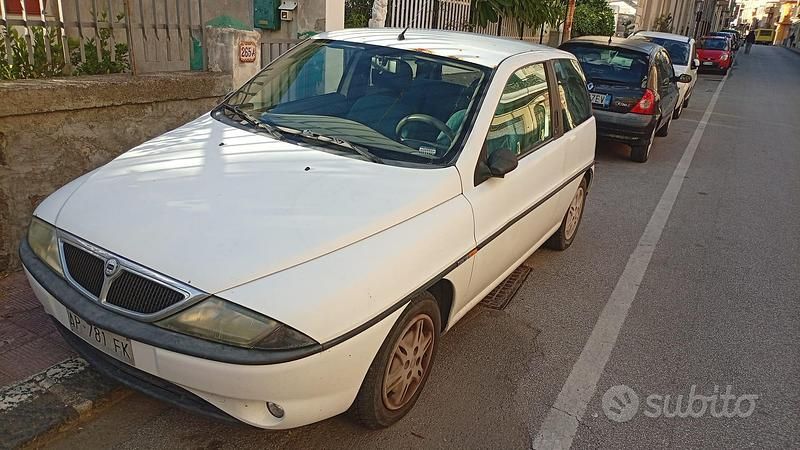 Bianco Usata 1998 Lancia Ypsilon Due volumi | 800 € (Super prezzo) - Immagine 1/4