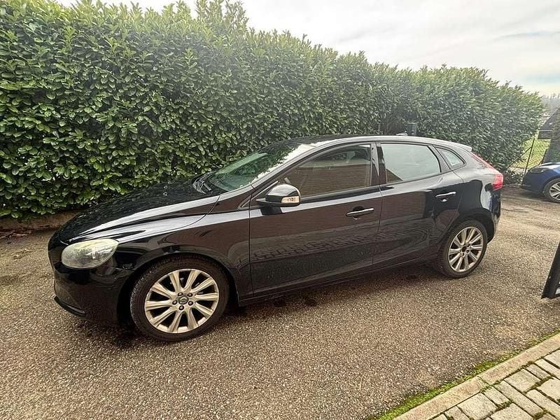 Usata Volvo V40 114 CV (83 kW) 2013 Nero Station wagon