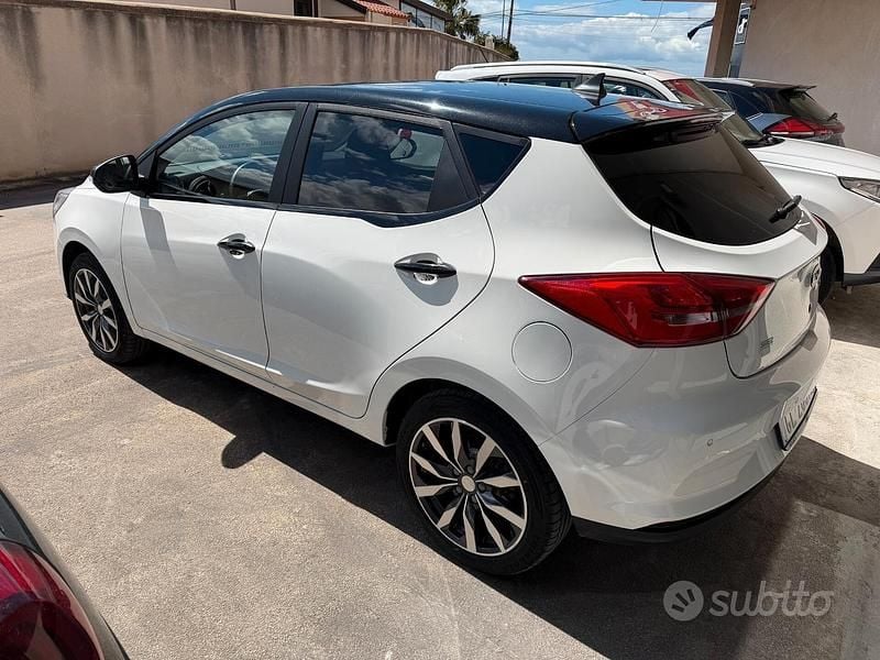 Usata EVO Evo 3 113 CV (83 kW) 2022 Bianco SUV