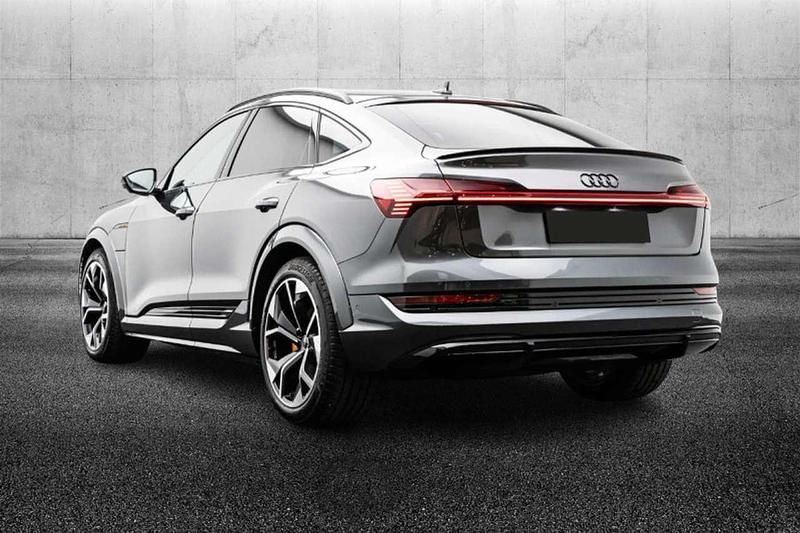 Usata Audi e-tron 225 kW (307 CV) 2022 Grigio SUV