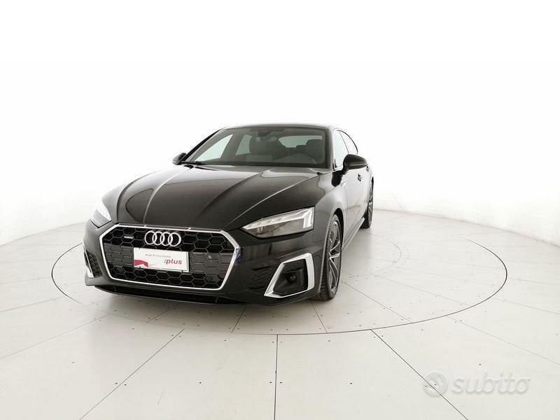 Nero mythos metallizzato Usata 2022 Audi A5 Sportback S-Line Due volumi | 45.900 € (Molto cara) - Immagine 1/4