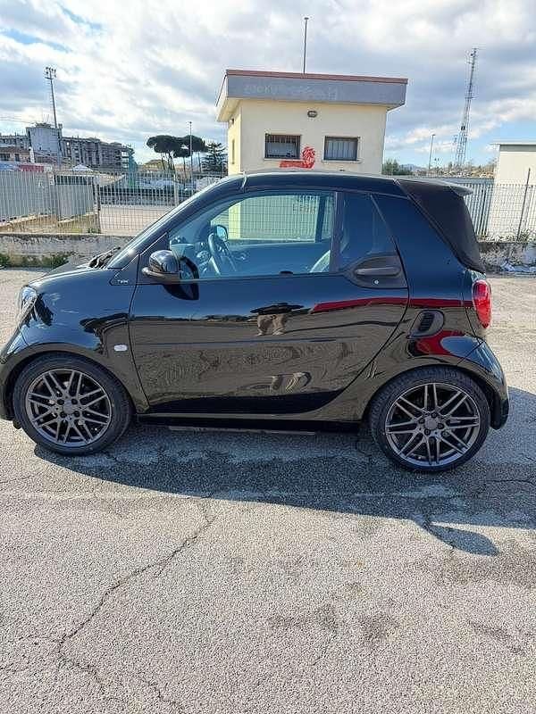 Usata Smart ForTwo Cabrio Brabus 90 CV (66 kW) 2018 Nero Cabrio