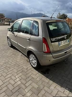 Usata Lancia Musa 95 CV (69 kW) 2008 Marrone Monovolume