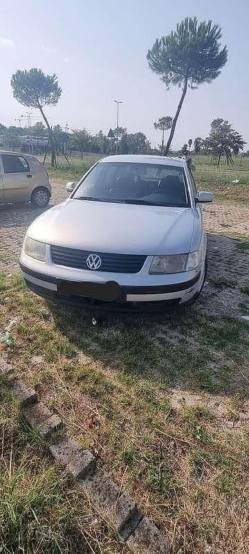 Usata VW Passat Highline 150 CV (110 kW) 1998 Argento Berlina