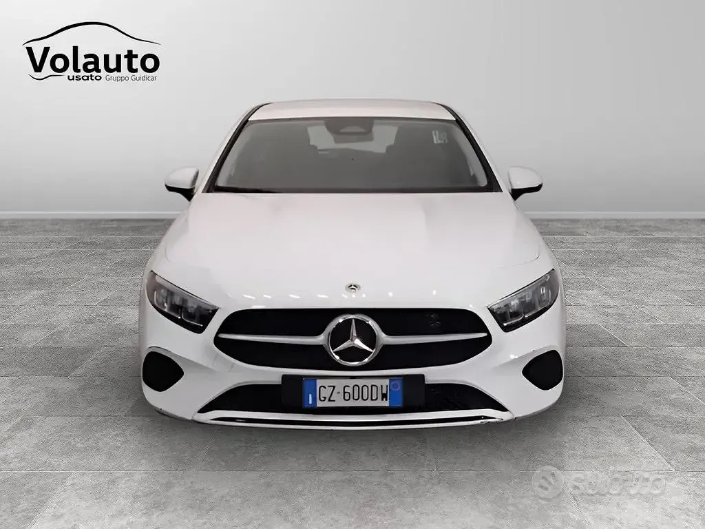 Occasion Mercedes A180 Advanced 116 ch (85 kW) 2025 Blanc Berline