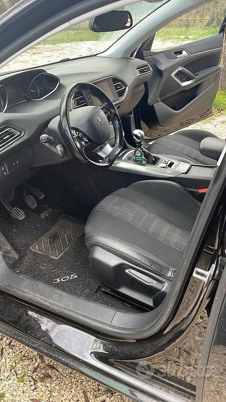Usata Peugeot 308 Allure 131 CV (96 kW) 2018 Nero Berlina