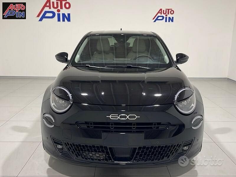 Usata Fiat 600 La Prima 136 CV (100 kW) 2025 Nero SUV