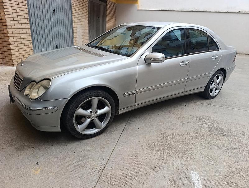 Usata Mercedes C220 2001 Berlina