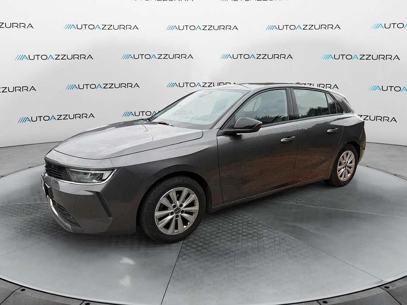 Usata Opel Astra Edition 110 CV (80 kW) 2023 Grigio Utilitaria