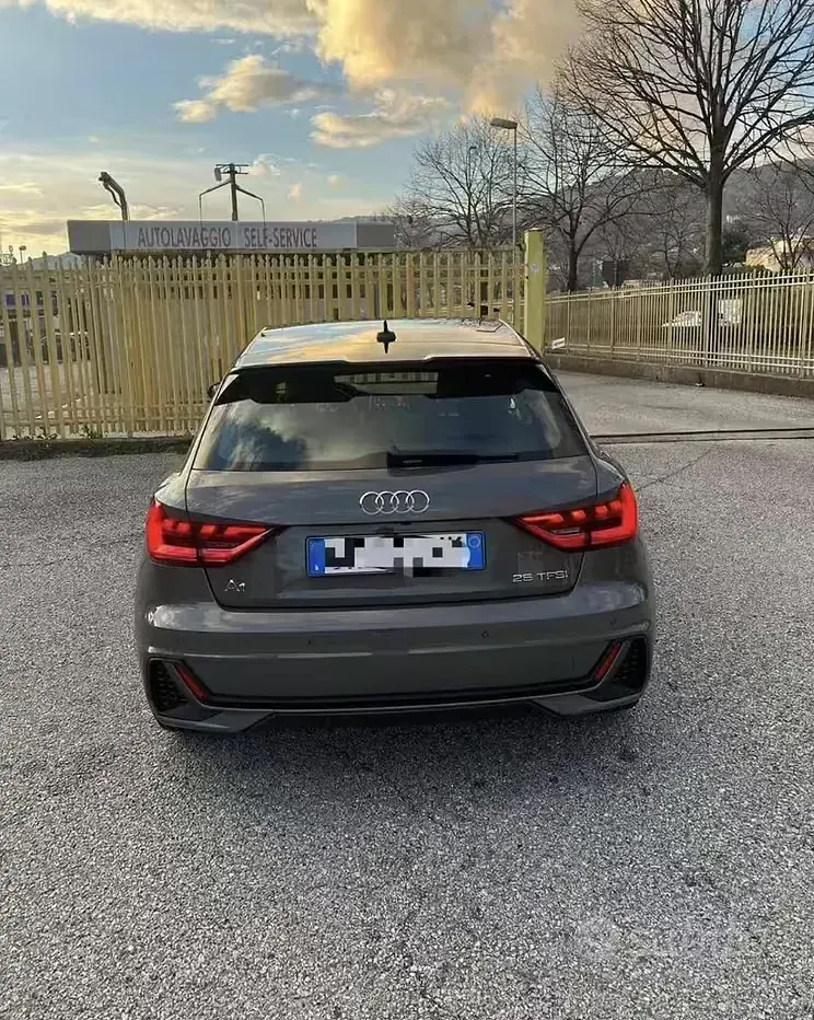 Usata Audi A1 Sportback S-Line 95 CV (69 kW) 2021 Grigio Utilitaria