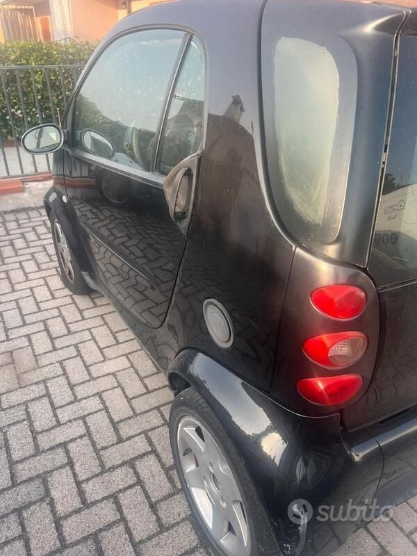 Usata 2003 Smart ForTwo Coupé Due volumi | 850 € (Super prezzo) - Immagine 1/4